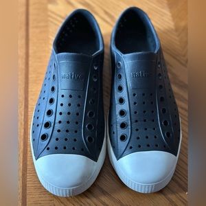 Black and white Native waterproof shoes EUC.